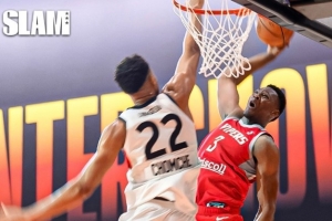 乐鱼app-当特以双向受限制自由球员的身份签下正式合同报价 NBA历史首人